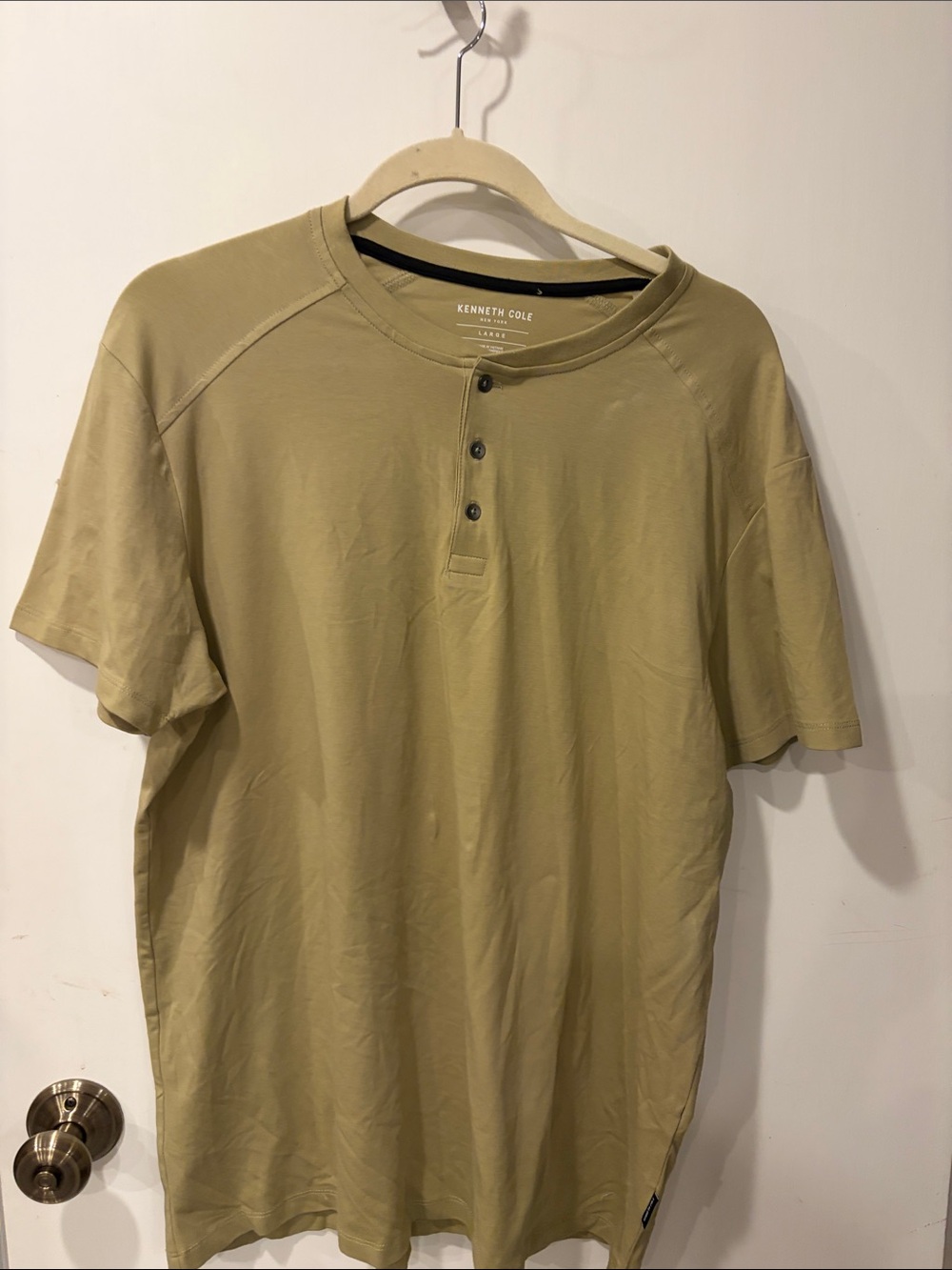 Kenneth Cole Short Sleeve Henley in Olive Green size L